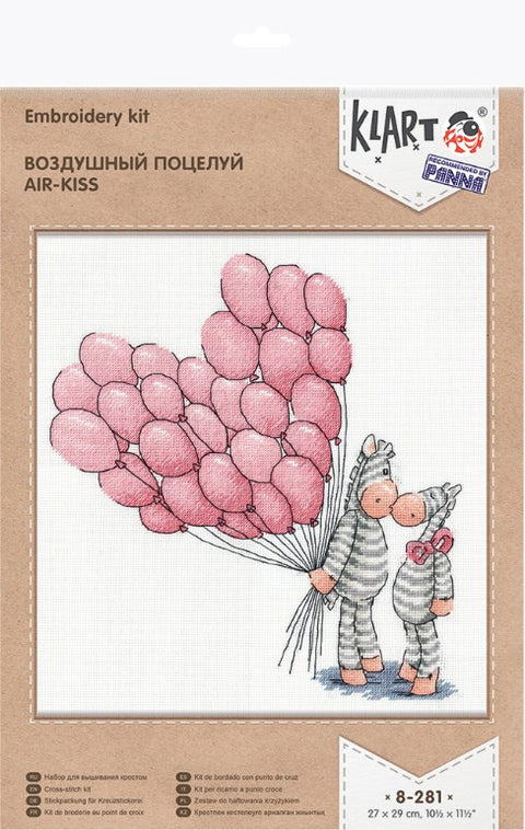 siuvinėjimo rinkinys Klart, pakuotės priekinė dalis: zebriukų pora su rožiniais balionais, dydis 27×29 cm