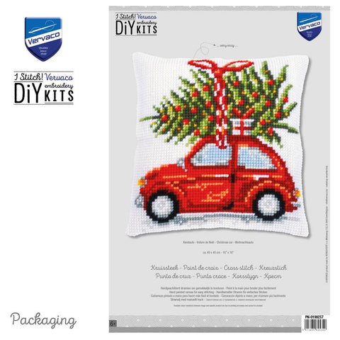 kryželių rinkinys Vervaco: raudonas kalėdinis automobilis su eglute ant pagalvės, pakuotės priekinė dalis, 40×40 cm