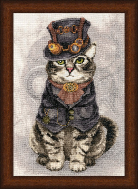 Paveikslas frontalinė steampunk stiliaus tabby katė su cilindru ir laikrodžio detalėmis, žalios akys, tamsiai rudas medinis rėmas