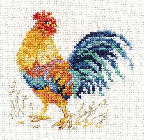 Kryželių siuvinėjimo rinkinys: spalvingas gaidys geltonai-oranžiniu kūnu ir mėlynai-žalia uodega, 25×25 cm