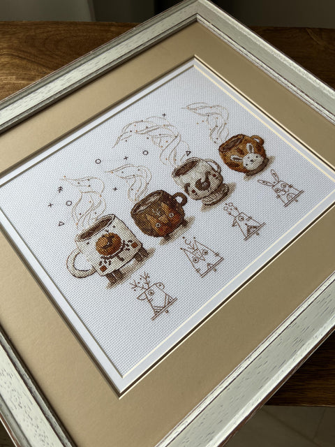 Siuvinėjimo rinkinys kryželiu „Kavos sergėtojai“ – Aida 16, 22×17,5 cm