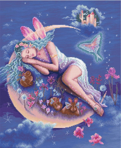 Deimantinė mozaika mieganti fėja ant pusmėnulio su zuikutėmis, violetinė-ruzava paletė, detalus 30×40 cm variantas