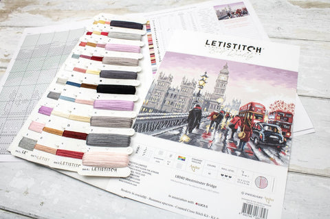 kryželių rinkinys Letistitch Westminster Bridge su spalvota siūlų palete, priekinio maketo pakuote ir nurodytu 32×23 cm dydžiu
