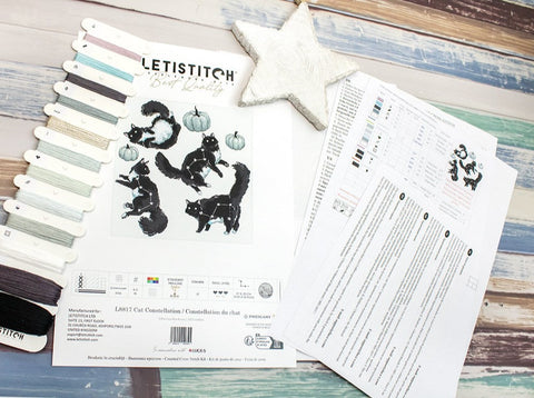 kryželių rinkinys Letistitch Cat Constellation su juodų kačių raštu, siūlų kortelėmis ir išsamia instrukcija