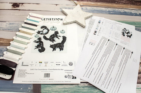 Kryželių rinkinys Letistitch „Cat Constellation“ su juodais katinų motyvais, siūlų kortelėmis ir instrukcijų lapais