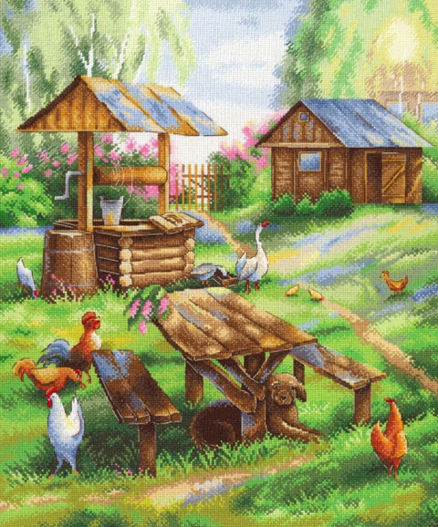 Siuvinėjimo rinkinys su kaimišku sodo motyvu — šulinys ir tvartas fone, pikniko stalas, vištos ir gulintis šuo