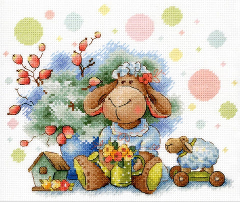 Siuvinėjimo rinkinys pavasarinis 20×20 cm motyvas, miela avytė su puokšte gėlių ir mažyte avytuke vežimėlyje