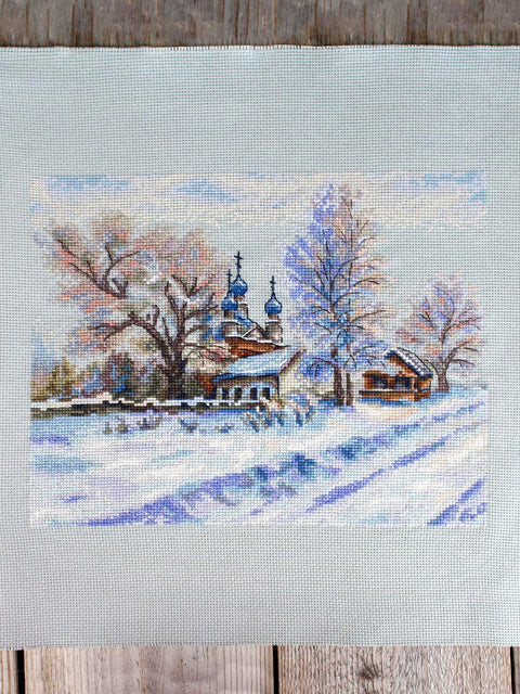 Siuvinėjimo kryželiu rinkinys „Kaimo šventykla“, 22×27 cm