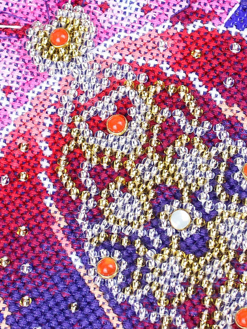 Siuvinėjimo kryželiu rinkinys „Širdies magija“ – kalėdinis burbulas 12×9 cm