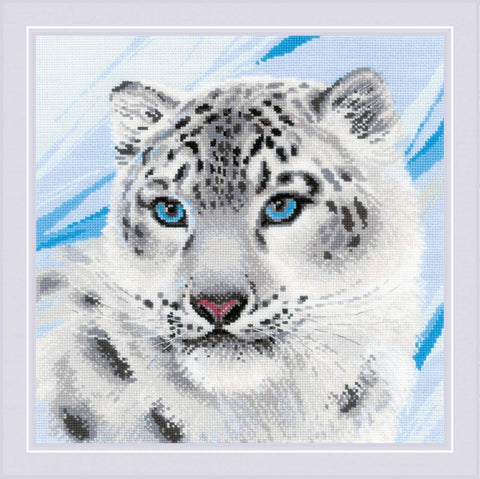 Siuvinėjimo rinkinys: artimas sniego leopardo portretas su ryškiomis mėlynomis akimis, 40×40 cm kvadratinis variantas