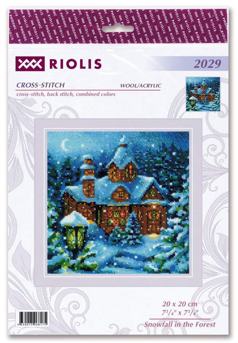 Kryželių rinkinys Riolis Snowfall in the Forest, 20×20 cm, pakuotės priekinė dalis su naktine snieguota trobele mėlynais tonais