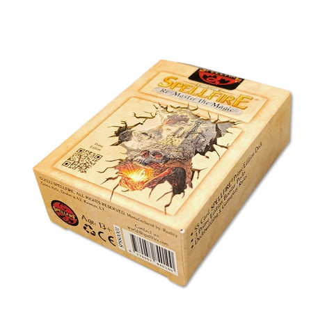 Kortų žaidimas Spellfire dėžutė, kreminė Prime Edition pakuotė, kampinė viršaus ir šono perspektyva su liepsnojančia iliustracija