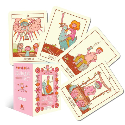 tarot kortos Squid Cake Marseille rožinė dėžutė ir penki iliustruoti pastelinių tonų kortų skleistinis su skirtingomis arkanomis