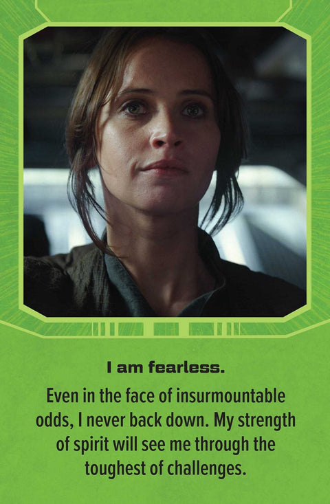 Motyvacinė kortelė (žalia) su herojės portretu ir tekstu „I am fearless“, skirta drąsos ir įkvėpimo priminimui