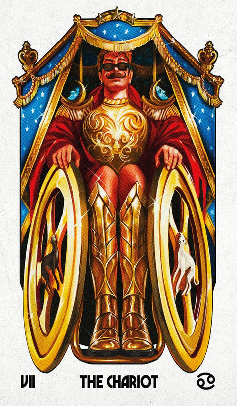 tarot korta The Chariot – auksinė šarvų emblema ir raudonas apsiaustas, vertikalus priekis su aukso ratais ir dviem šunimis