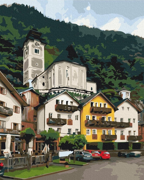 Drobė Alpių miestelio peizažas 60×80 cm, tekstūruotas aliejinės tapybos efektas, ryškios geltonos ir žalios spalvos