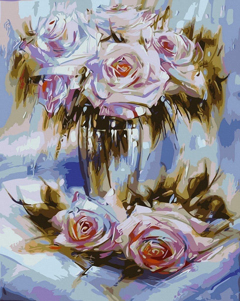 Drobė rožių kompozicija pastelinėmis spalvomis, 60×80 cm, matomas auksinis vazono fragmentas ir artimas potėpių detalumas