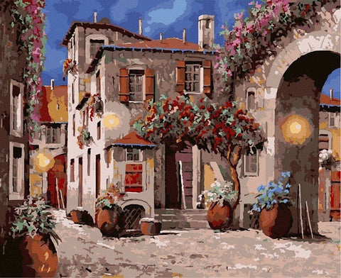 Drobė 60×80 cm, šviesi mediteranietiška gatvė su terakotos vazonais, arkos fragmentu ir langais