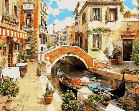 tapyba ant drobės: Venecijos gondola prie mažo plytų tiltelio, šilti kreminiai ir oranžiniai atspalviai, 60×80 cm