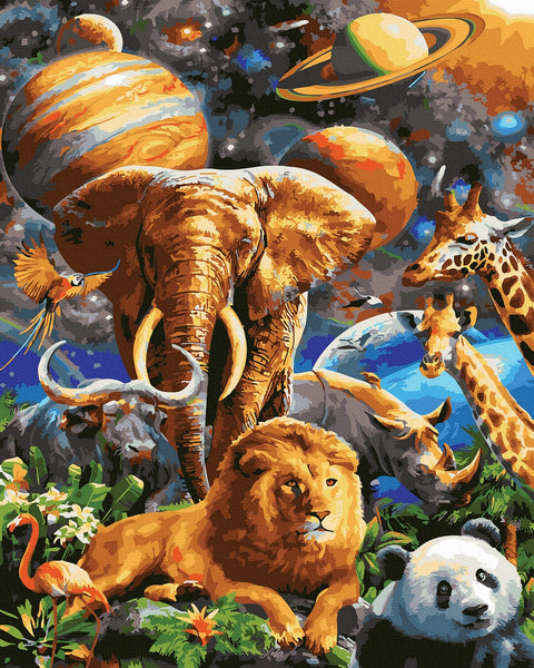 Tapybos rinkinys su gyvūnų koliažu ir planetų fone — oranžinis dramblys, liūtas, panda ir žirafos, didelis formatas