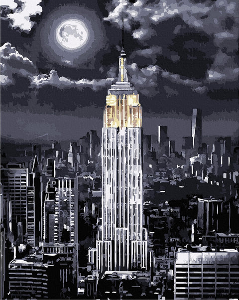 drobė Empire State Building naktinis panoraminis meno spaudinys, kontrastingas juodai baltas fonas su auksiniu bokšto viršumi, 60×90 cm
