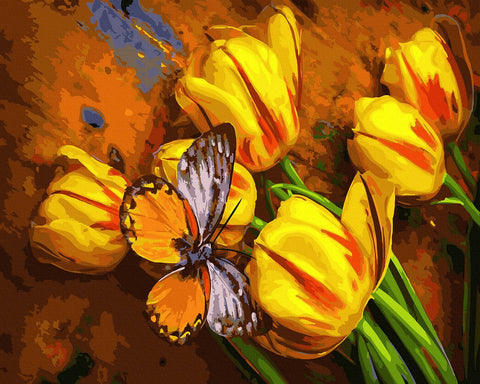 Drobė 60×40 cm – geltoni tulpės ir oranžinis drugelis su sodriais teptuko potėpiais, ryškus sienos akcentas