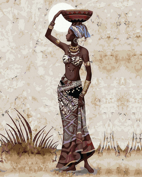 Drobė: vertikalus afrikietiškos moters siluetas žemės tonų ornamentuose, 60×80 cm, šoninis profilis