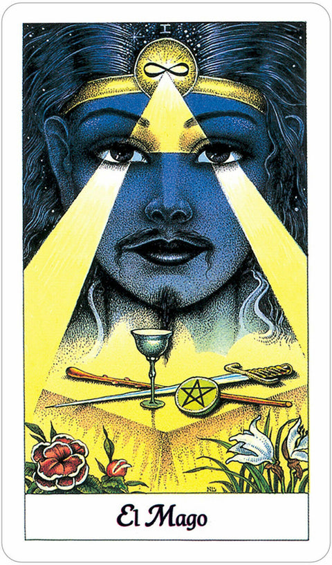 tarot korta El Mago, ryški mėlyna veido figūra su dviem geltonais šviesos spinduliais ir ant stalo išdėstytais įrankiais