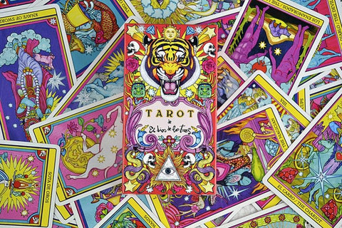 Tarott De El Dios De Los Tres kortos