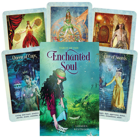 Prekės puslapiui: Yasmeen Westwood Tarot of the Enchanted Soul tarot kortų rinkinys, žalias viršelis centre ir šešios iliustruotos kortos išfanuotos už jo