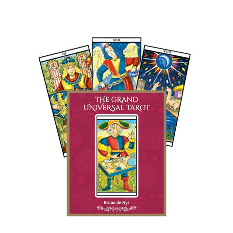 Tarot kortos The Grand Universal Tarot raudoname dėkle su priekyje esančia menine korta ir trimis pavyzdinėmis kortomis už jos