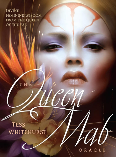 Orakulų kortos Queen Mab (Tess Whitehurst) — parduotuvės viršelis: artimas moters veidas su violetiniais šešėliais ir oranžinėmis gėlėmis