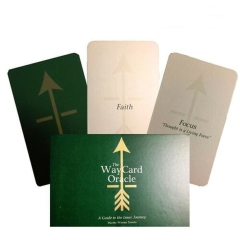 The produktų puslapio informacinė nuotrauka: The WayCard Oracle žalia dėžutė su trimis išskleistomis kortomis (Faith, Focus) matoma iš priekio