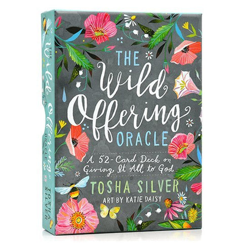 Orakulo kortos The Wild Offering, 52 kortų dėžutė su gėlėtu pilku viršeliu, autorius Tosha Silver, iliustr. Katie Daisy