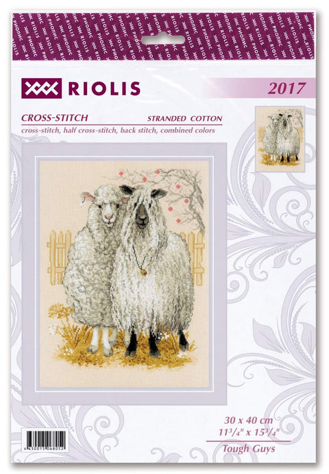 Siuvinėjimo rinkinys Riolis Tough Guys 30×40 cm su dviem avių motyvais, parodytas komplektacijos ir viršelio vaizde