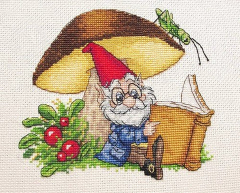 Siuvinys su gnomu po grybų kepure, 20×15 cm, ryškios raudona ir geltona detalės, tinka dekoratyviai pagalvei