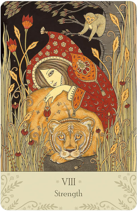 tarot korta Strength (VIII) — moteris raudona skraiste paglosto liūtą tarp aukštų žolių, detalus priekinis planas