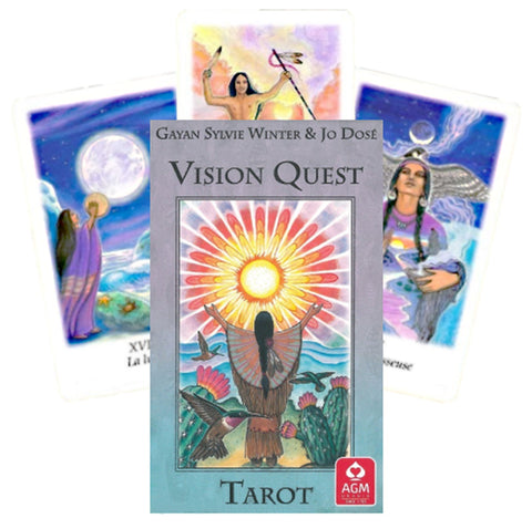 Tarot kortos Vision Quest (AGM leidimas) – dėžutės priekinis piešinys ir trys išskleistos pavyzdinės kortos