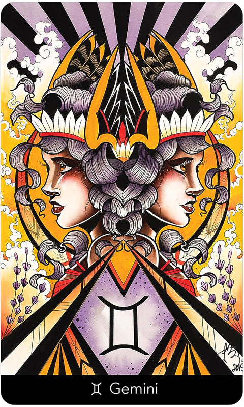 Dvynių tarot korta su ryškiai violetinėmis ir geltonomis iliustracijomis, dvi veidų profiliai ir Gemini simbolis, portreto orientacija