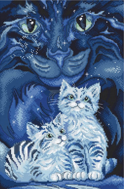 Deimantinė tapyba mėlyna katė su dviem baltai dryžuotais kačiukais, blizgūs gręžiniai, pilnas rinkinys 30×40 cm, artimas rakursas