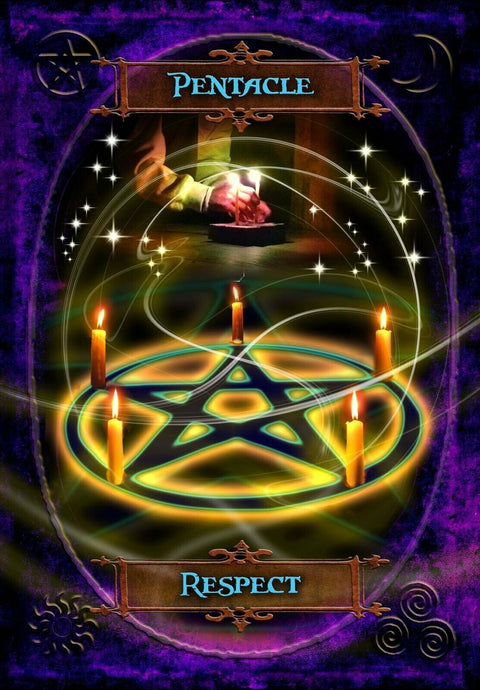 tarot korta Pentacle: geltonas penkiakampis ir keturios žvakės, violetinis rėmelis, užrašas Respect, ranka uždega žvakę