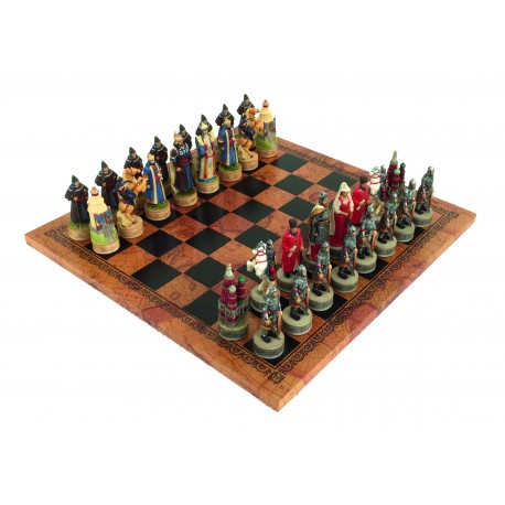 RUSAI PRIEŠ MONGOLUS: rankomis spalvinti šachmatai su žaidimo lenta
