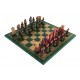KARALIAUS ARTŪRO PILIS: rankomis spalvinti šachmatai su žaidimo lenta