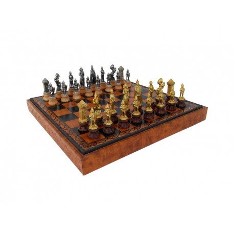 MARY STUART III: Metaliniai šachmatai su odos pakaitalo šachmatų lenta + ŠAŠKĖS