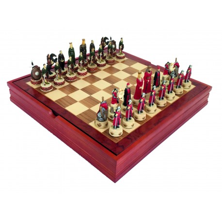 ANGLIJA vs ŠKOTIJA: rankomis spalvinti šachmatai su medine žaidimo lenta ir dėže