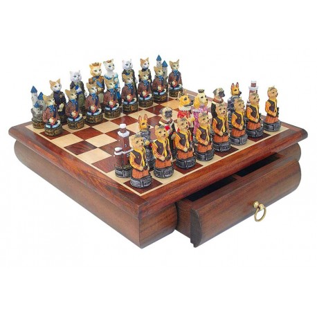 KATĖS vs ŠUNYS: rankomis spalvinti šachmatai su vertingos medienos lenta ir dėže