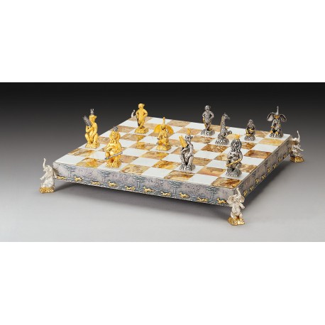 DŽIUNGLIŲ GYVŪNAI: ypač prabangūs šachmatai iš Bronzos dengti tikru 24K auksu