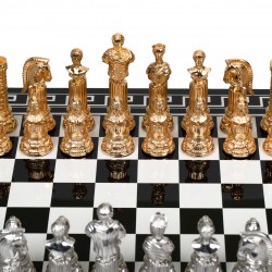 ROMOS IMPERATORIAI: Prabangūs paauksuoti šachmatai su juoda žaidimo lenta iš medienos
