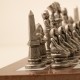 Egiptas: metaliniai šachmatai su unikalia marmūrine žaidimo lenta