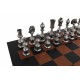 Įspūdingi metaliniai šachmatai su tikros odos šachmatų lenta